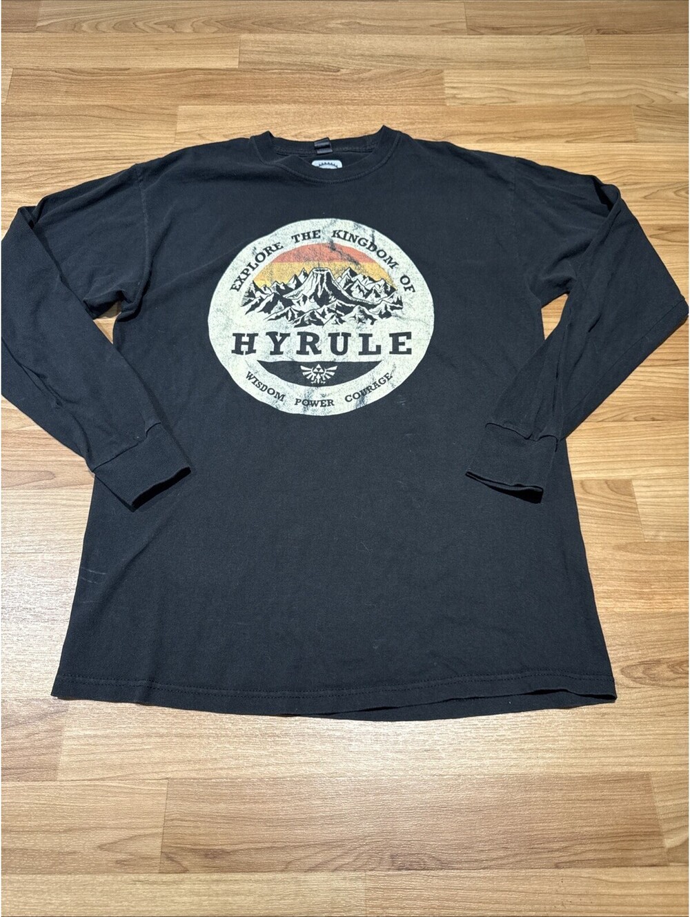 The Legend of Zelda Nintendo T-Shirt Mens Medium Explore the Kingdom of Hyrule.
